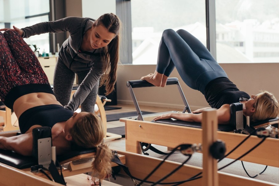 Importancia de formación continua en monitores de Pilates y yoga